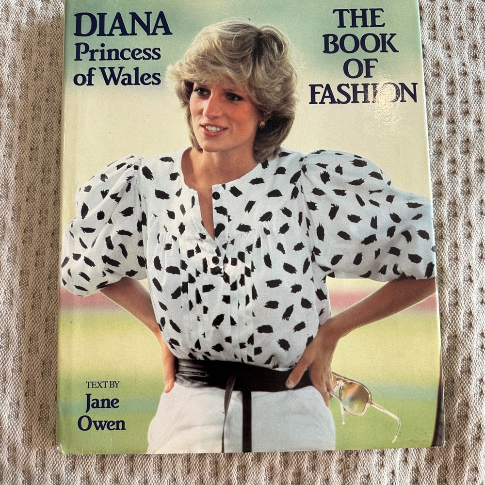 Diana Princess of Wales: The Book of Fashion - Jane Owen